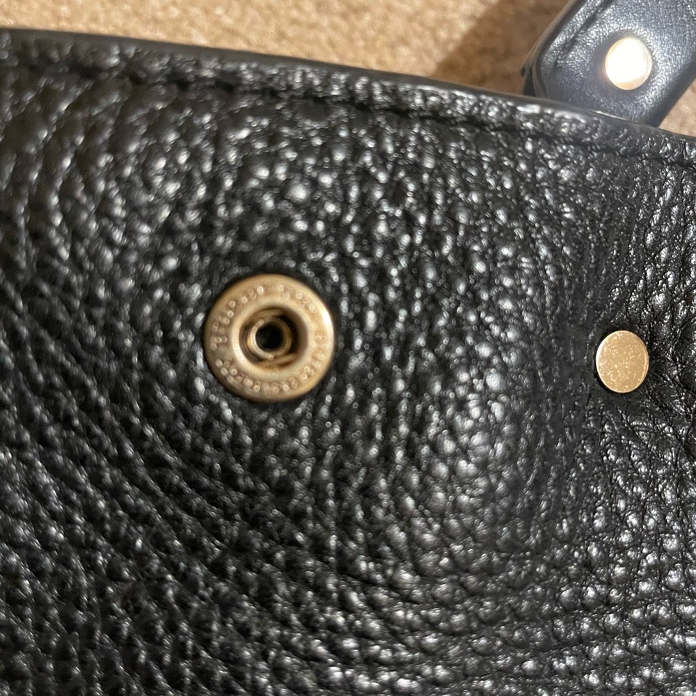 Authentic Burberry Maidstone Large Leather Tote - Picture 9 of 14